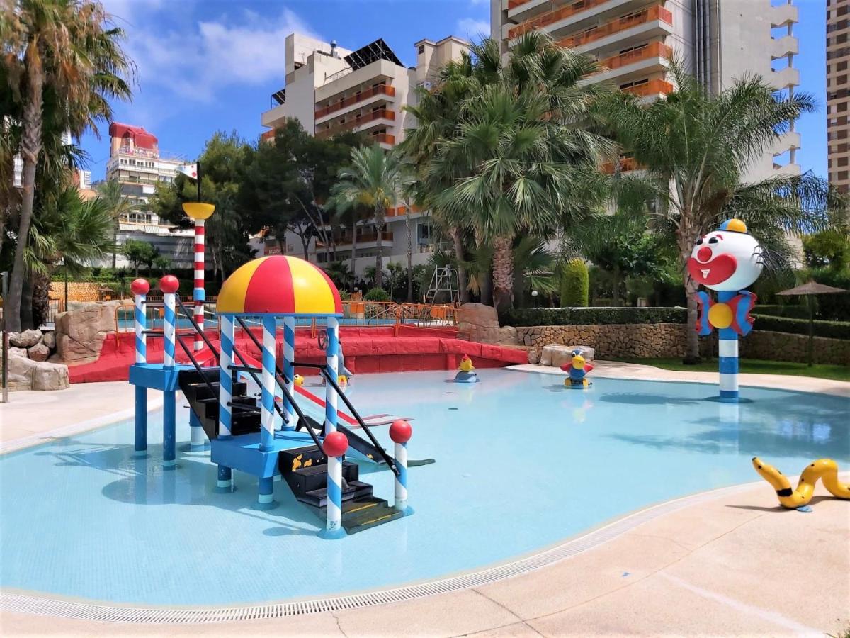 Gemelos 22-3-6 Benidorm Esterno foto